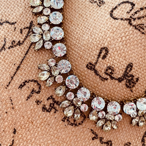 Geourgeous & Elegant Shiny Rhinestone Necklace - Picture 4 of 6